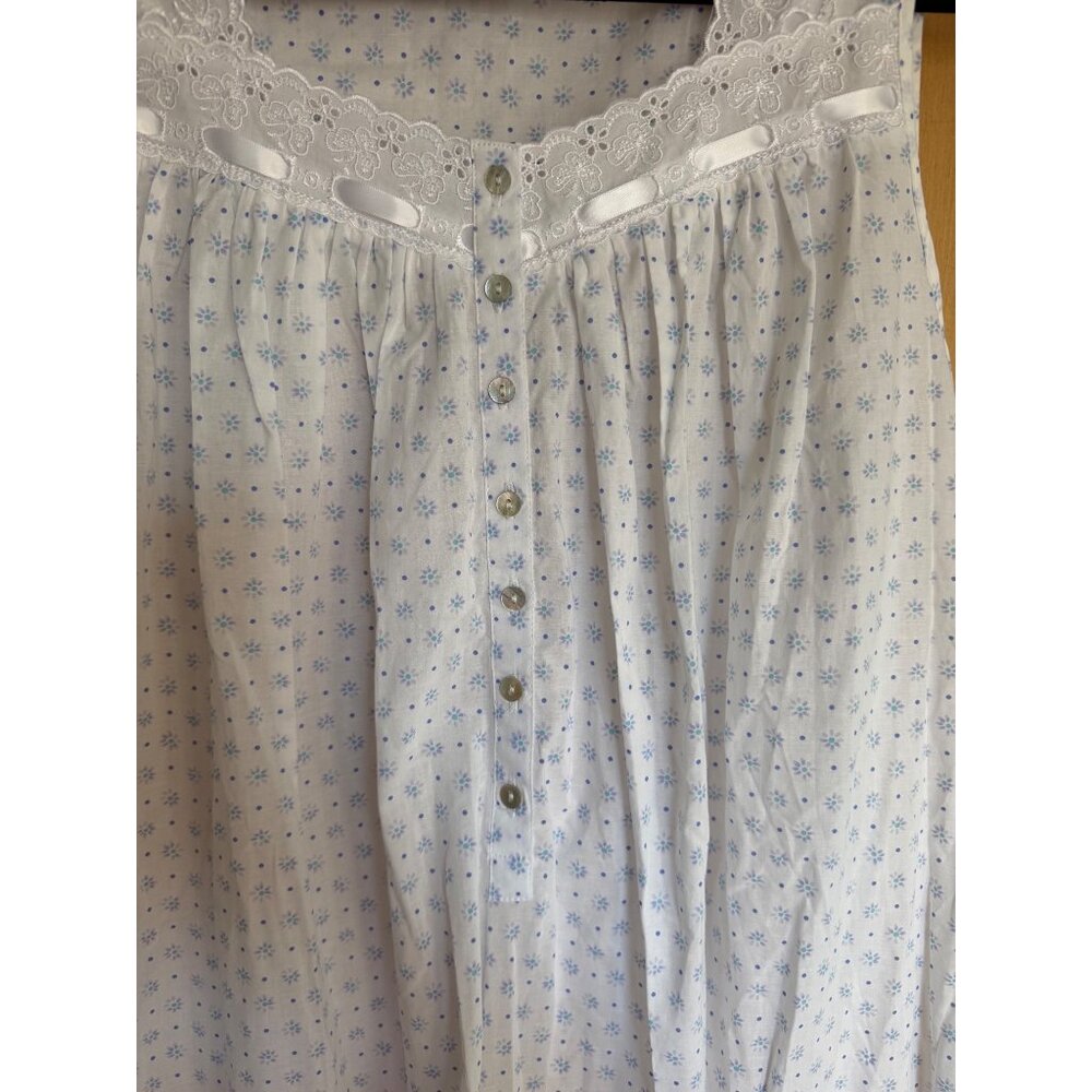 Eileen West Womens Nightgown Size M White Blue Floral Eyelet Trim Pullover New - Picture 3 of 15